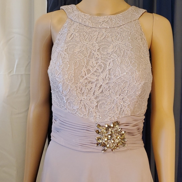 Beautiful mother of the bride - Picture 10 of 12